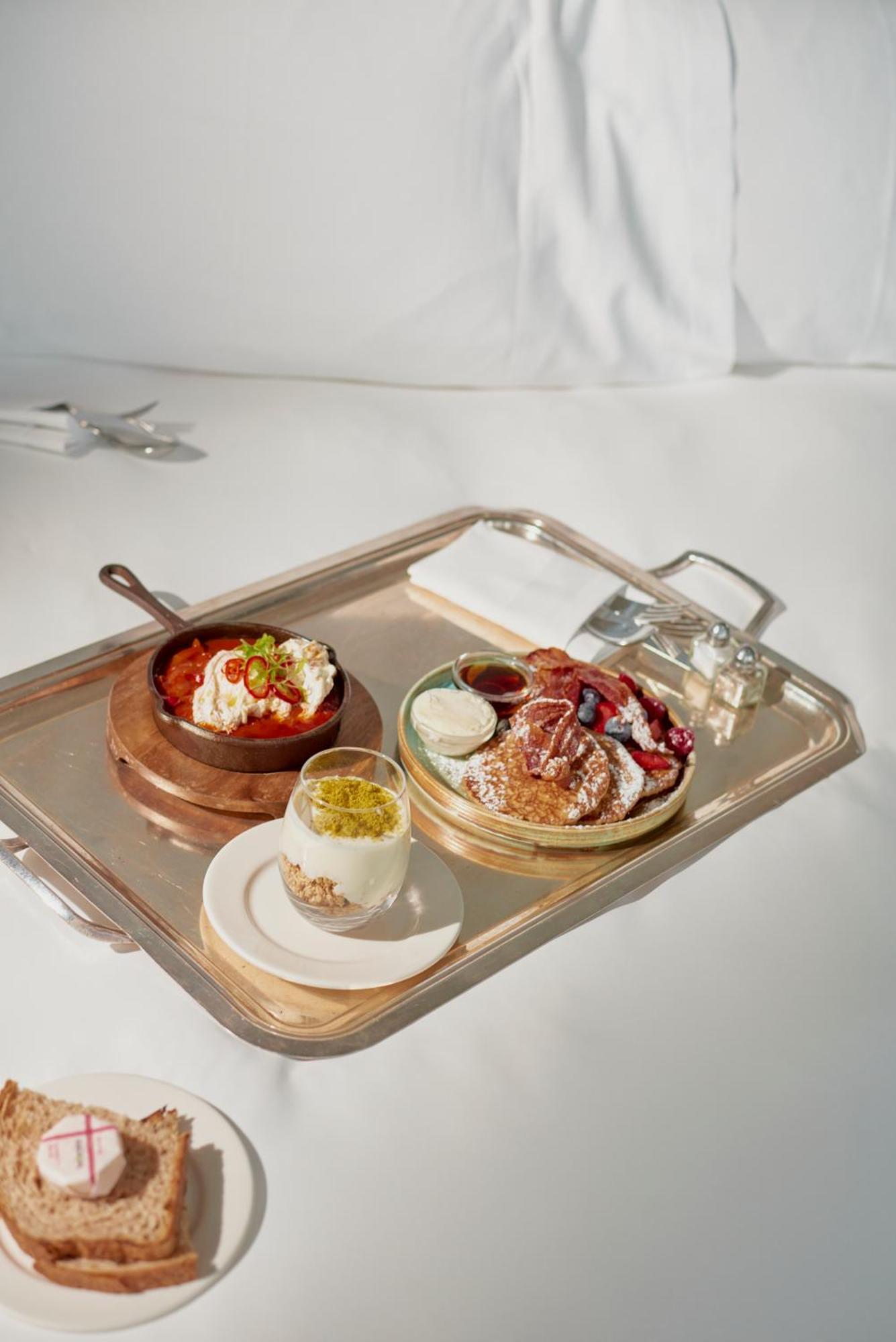 Sanderson Лондон Екстер'єр фото A breakfast tray