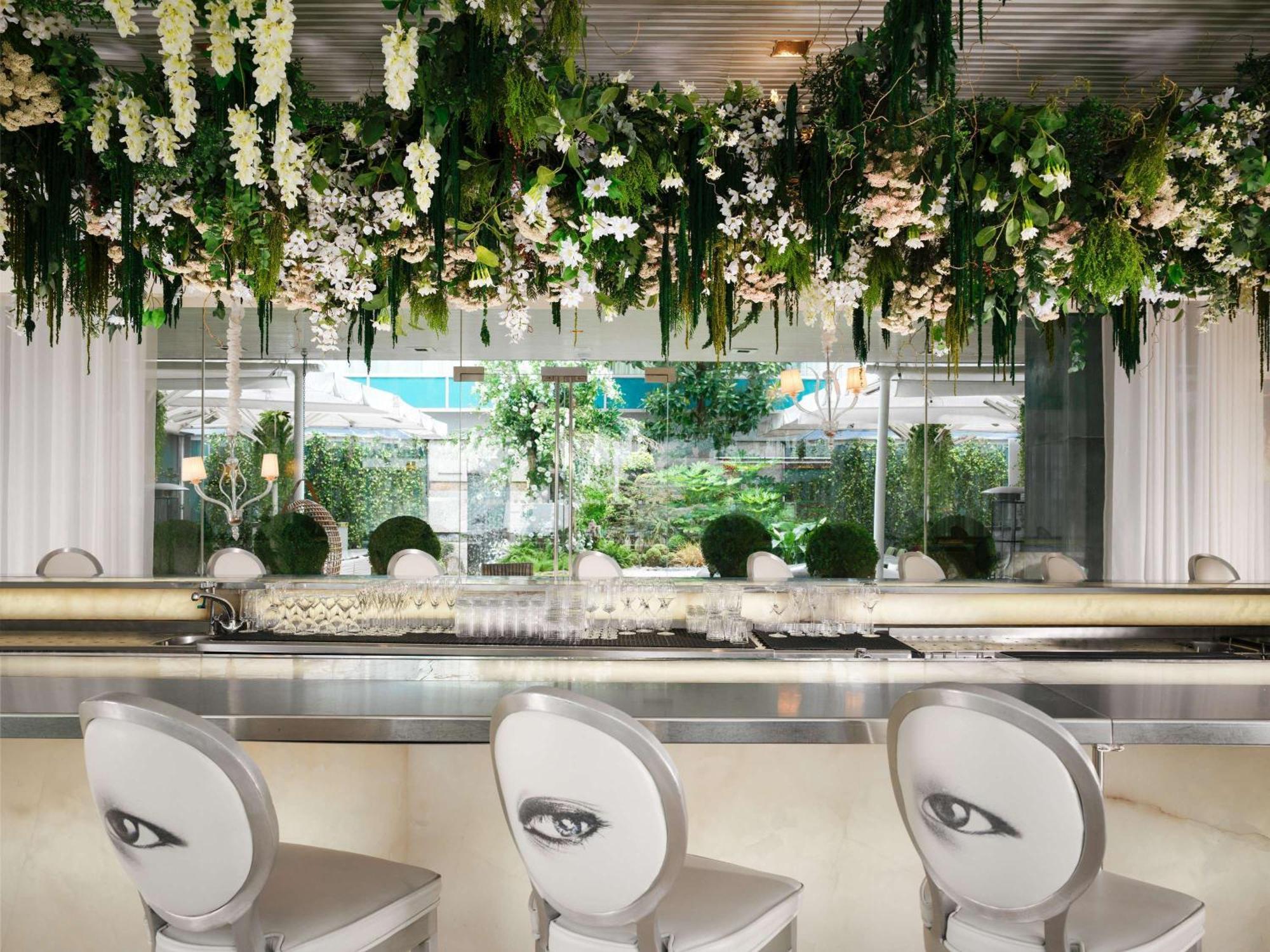 Sanderson Лондон Екстер'єр фото The bar at the St. Regis